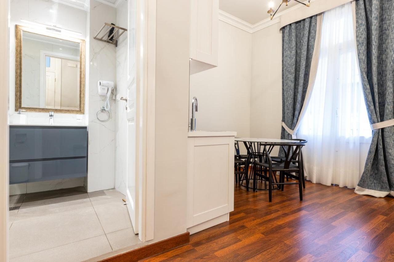 Asty Luxury Apartments เอเธนส์ ภายนอก รูปภาพ