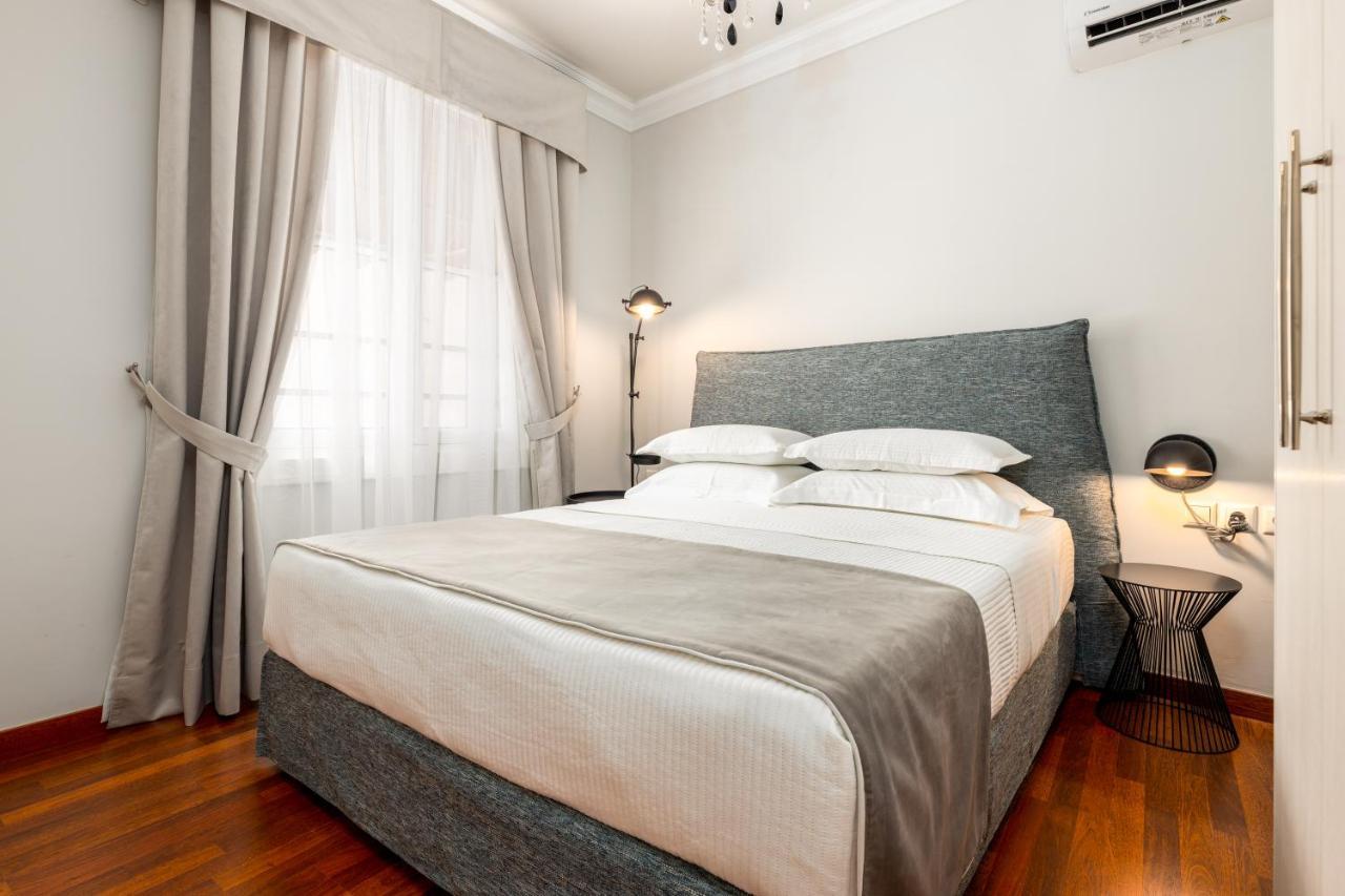 Asty Luxury Apartments เอเธนส์ ภายนอก รูปภาพ