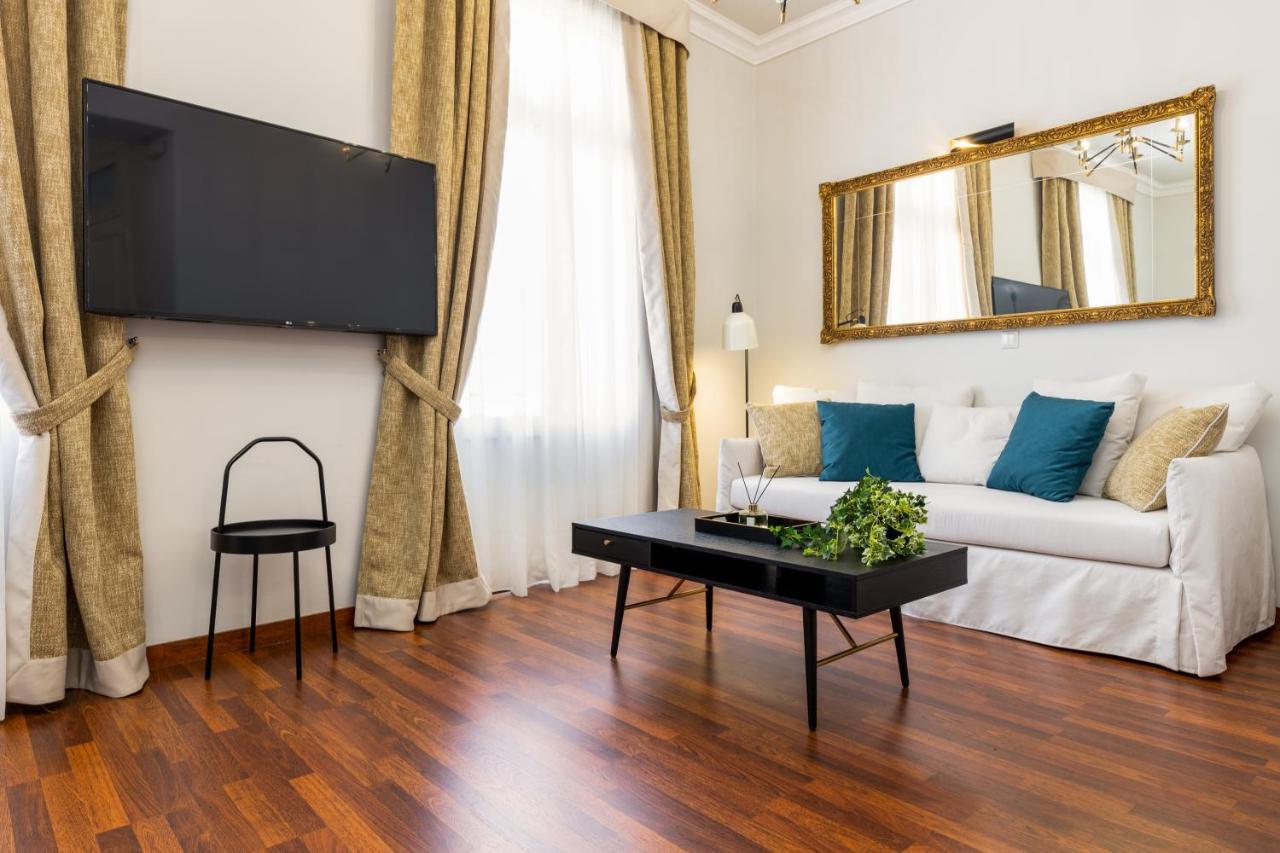 Asty Luxury Apartments เอเธนส์ ภายนอก รูปภาพ