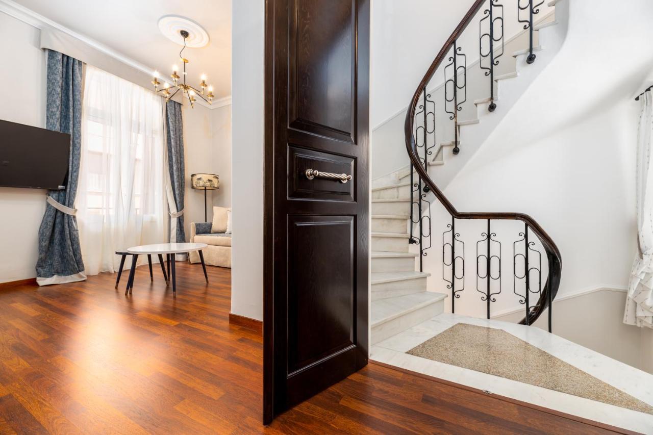 Asty Luxury Apartments เอเธนส์ ภายนอก รูปภาพ
