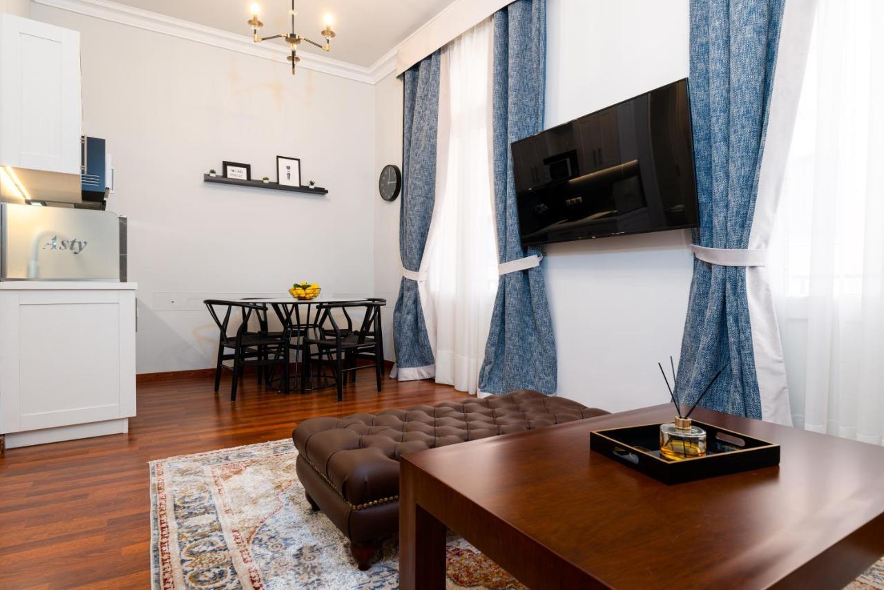 Asty Luxury Apartments เอเธนส์ ภายนอก รูปภาพ