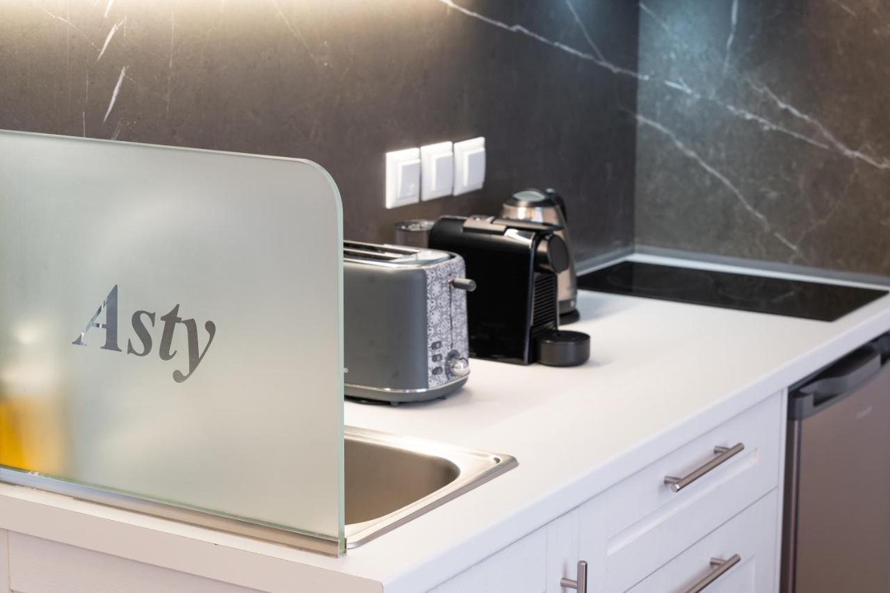 Asty Luxury Apartments เอเธนส์ ภายนอก รูปภาพ