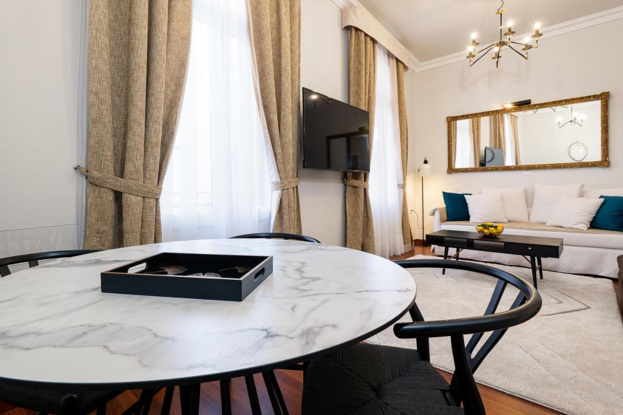Asty Luxury Apartments เอเธนส์ ภายนอก รูปภาพ
