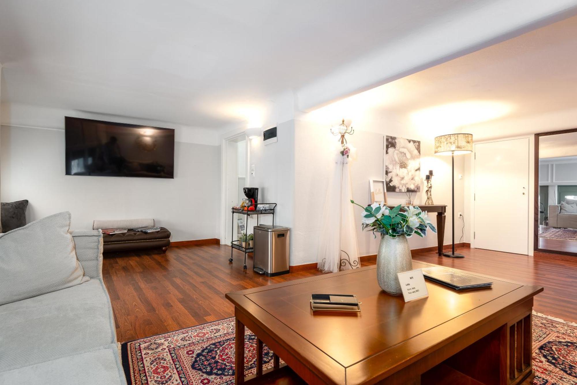 Asty Luxury Apartments เอเธนส์ ภายนอก รูปภาพ