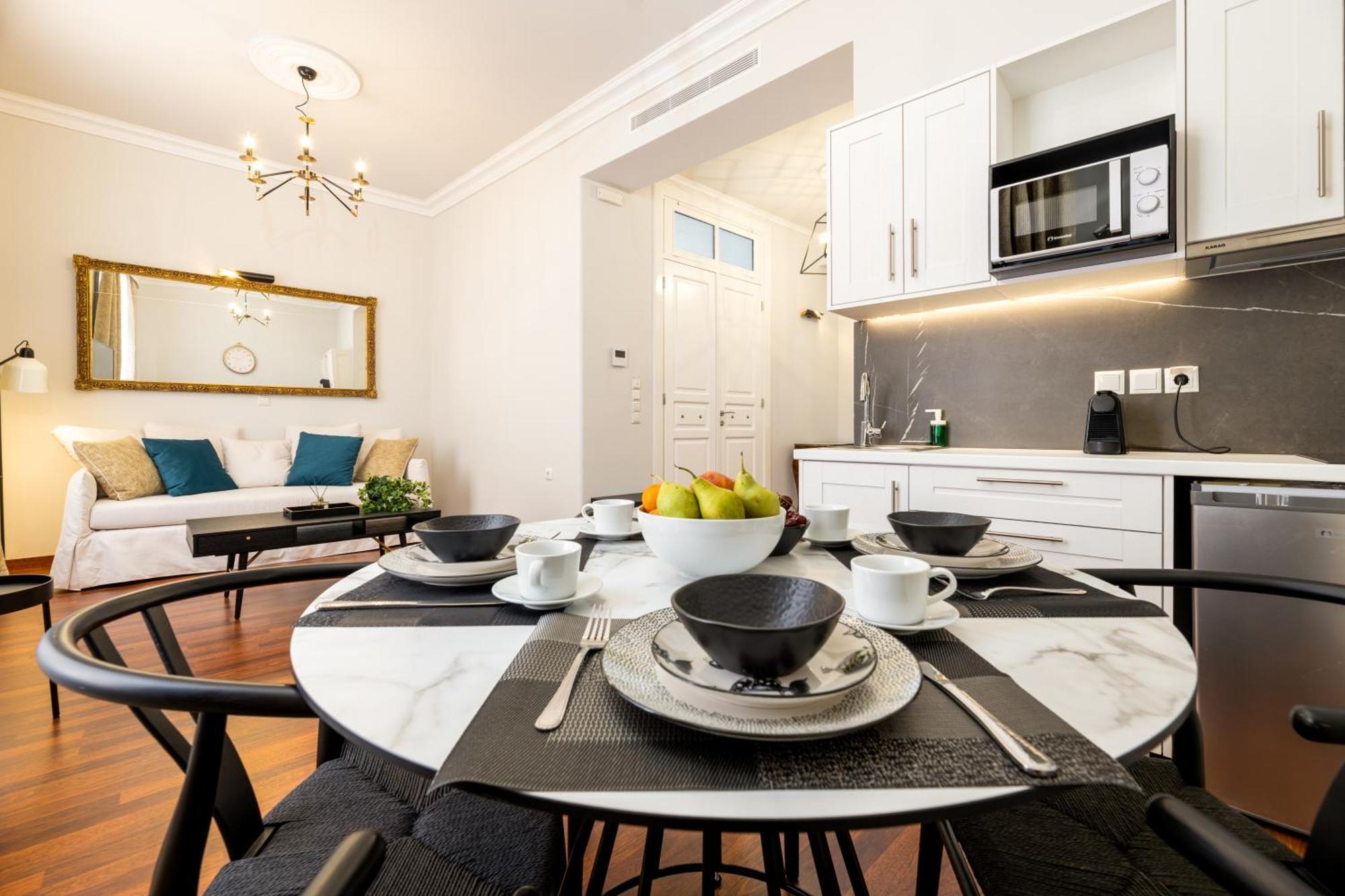 Asty Luxury Apartments เอเธนส์ ภายนอก รูปภาพ
